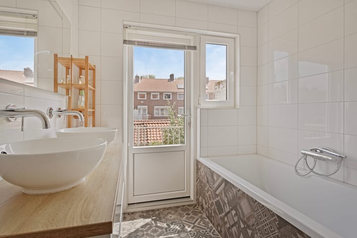 Foto 26 van Jan van Heelustraat 15