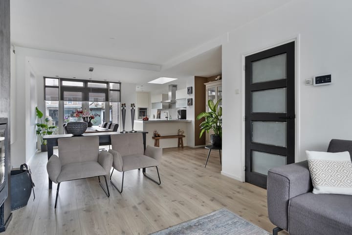 Foto 9 van Domela Nieuwenhuisstraat 33