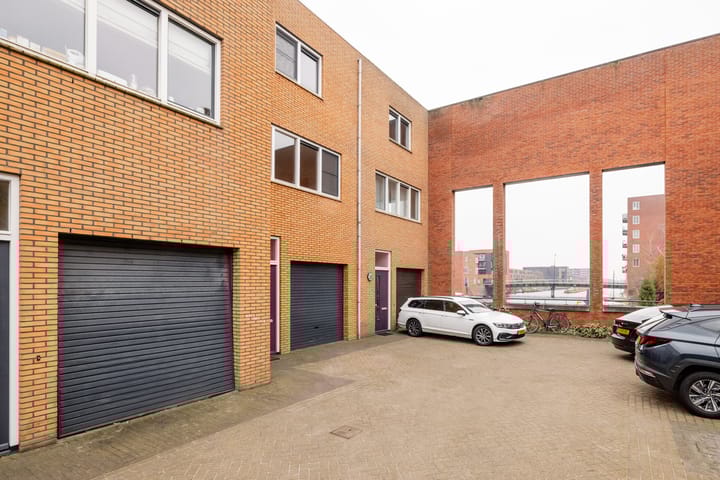 Foto 36 van Emmy Andriessestraat 412