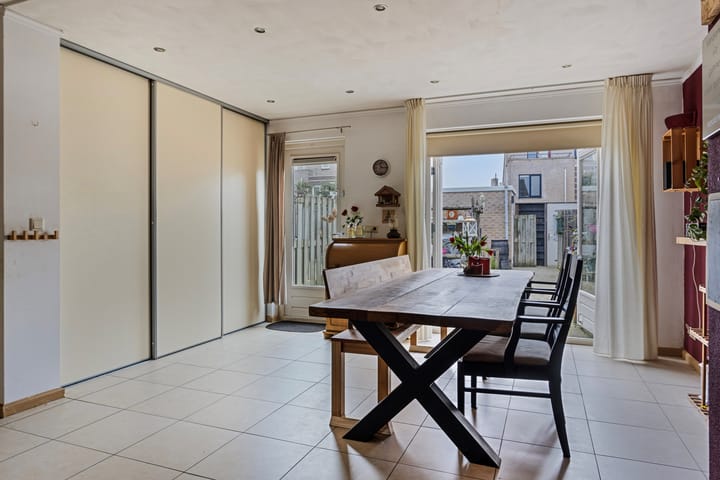 Foto 11 van Leeuwerikenstraat 10