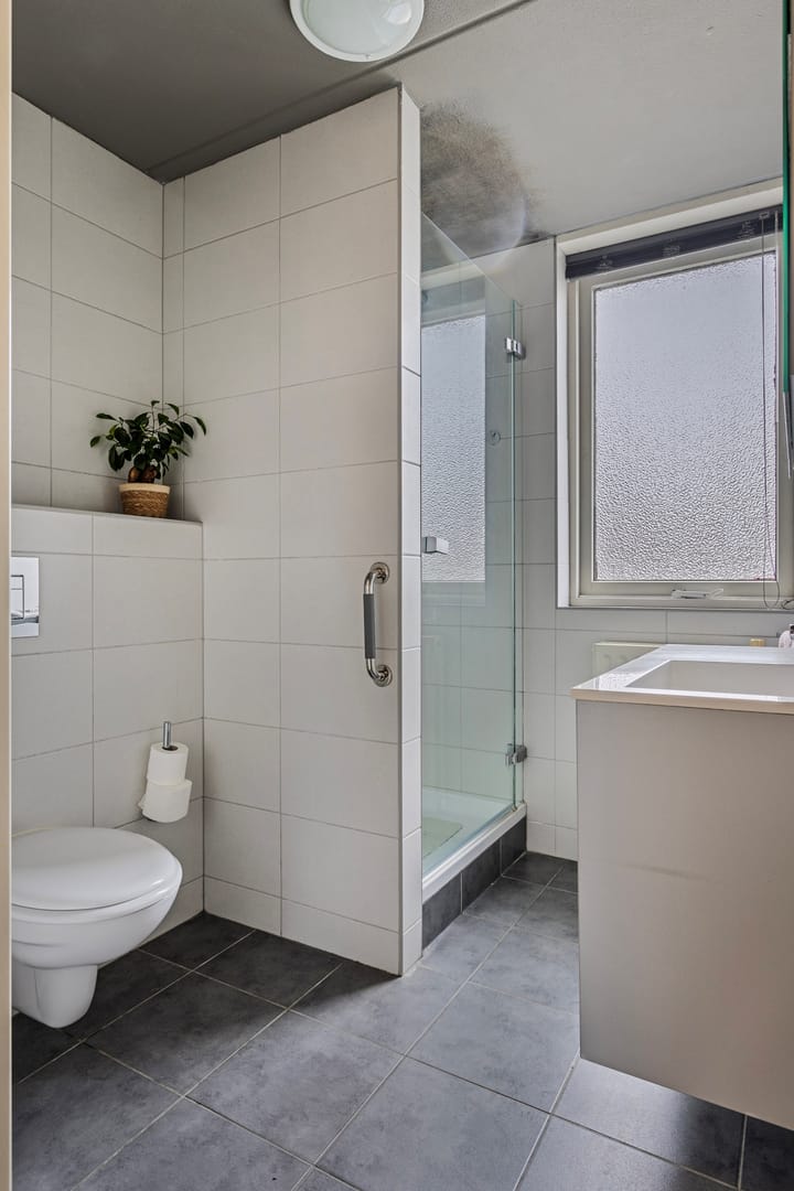 Foto 16 van Leeuwerikenstraat 10