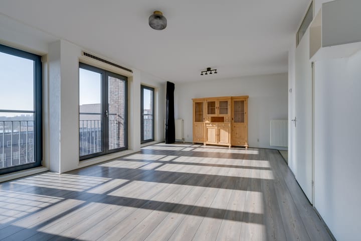 Foto 13 van Julius Pergerstraat 71