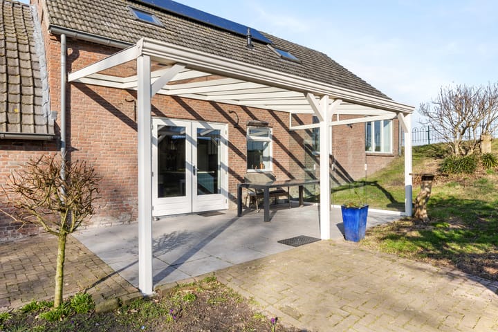 Foto 45 van Lithse Dijk 80