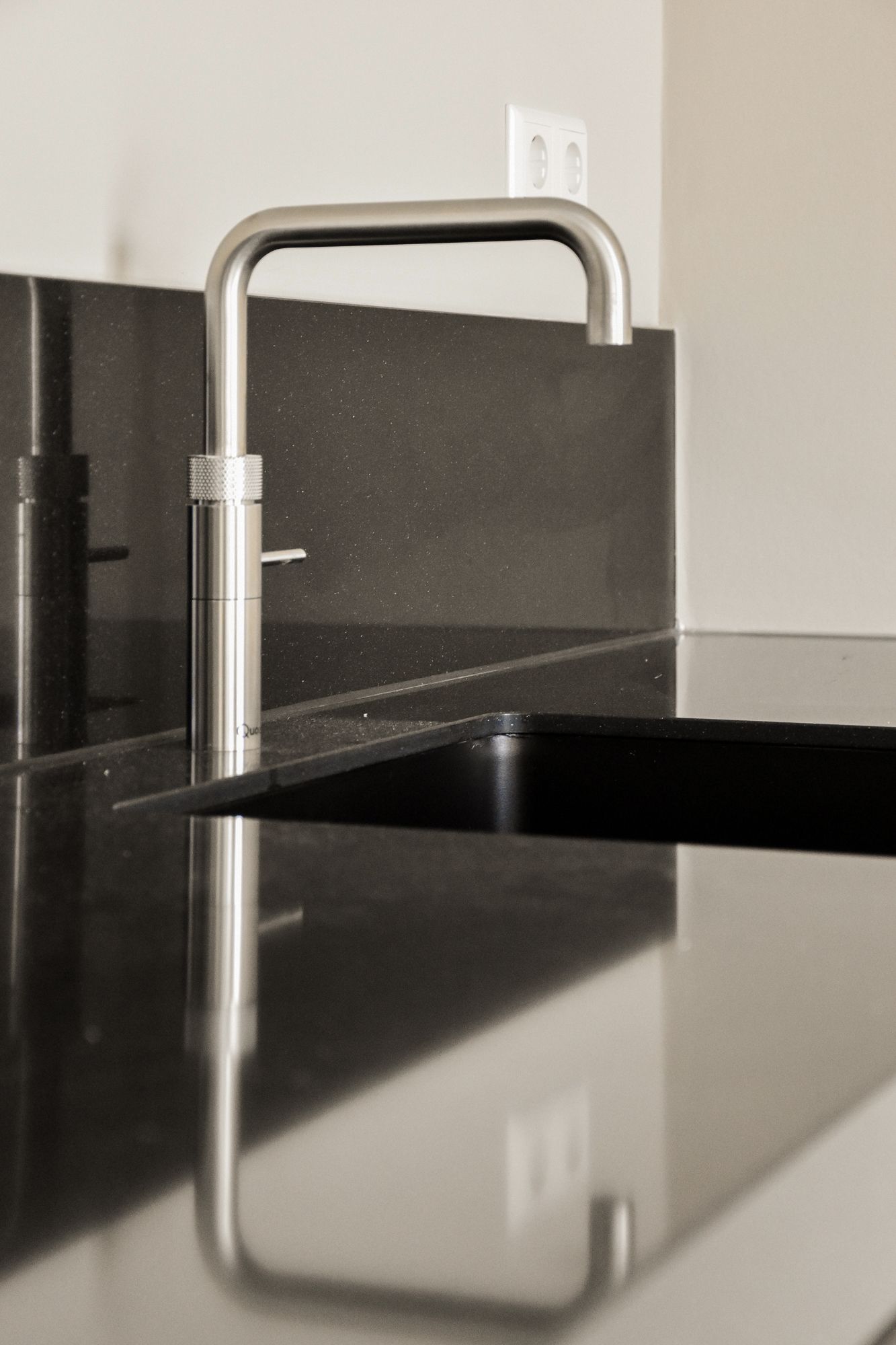 Foto 9 van Mies van der Rohestraat 17