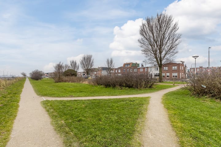 Foto 24 van IJmuiderstraatweg 27