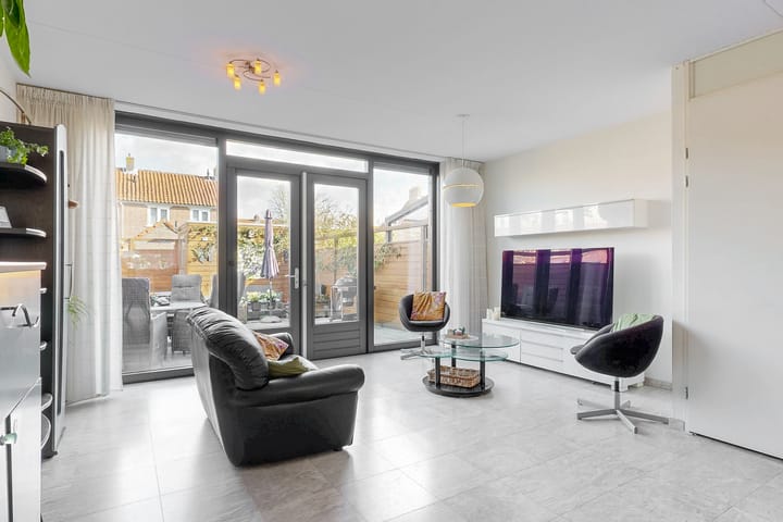 Foto 10 van B.G.J. Berntzenstraat 4