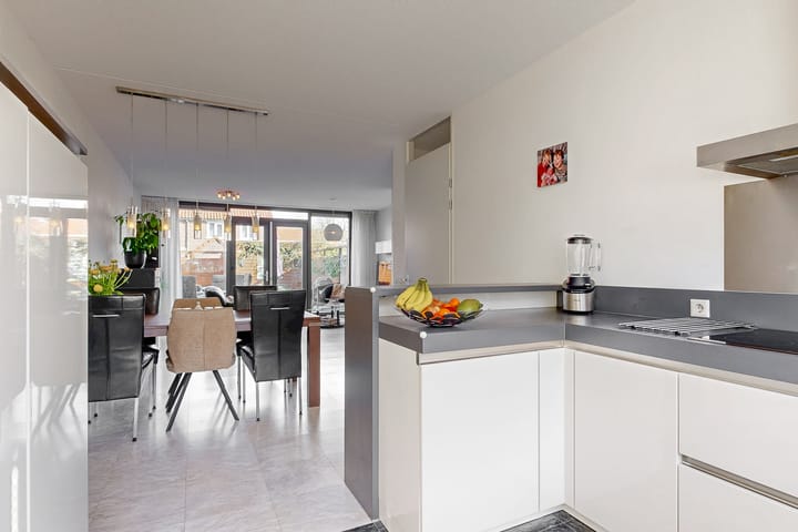 Foto 17 van B.G.J. Berntzenstraat 4