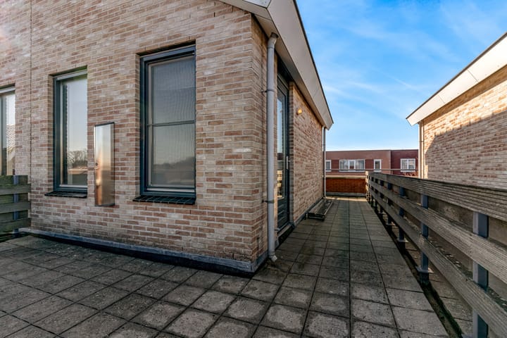 Foto 40 van B.G.J. Berntzenstraat 4