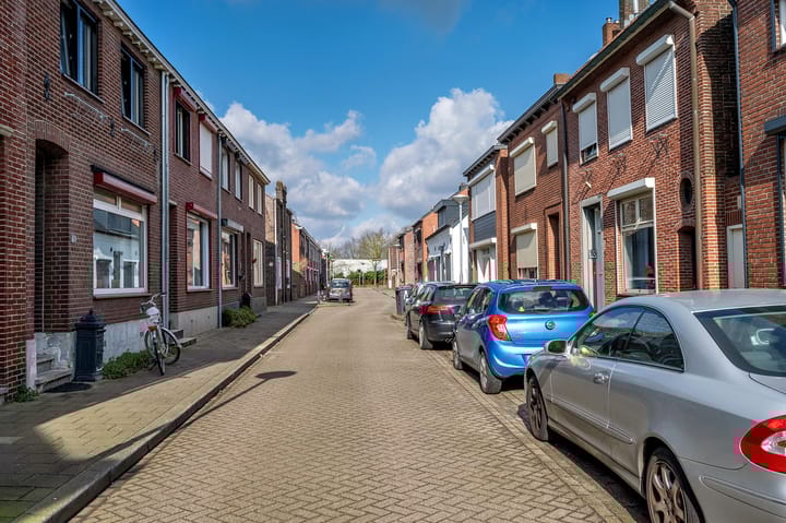 Foto 43 van Leeuwerikstraat 66