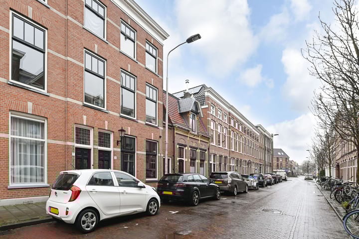 Photo 2 of Hugo de Grootstraat 9