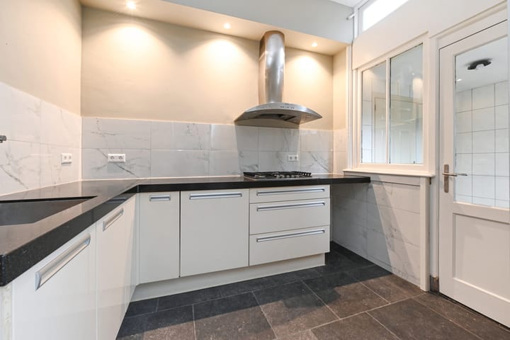 Foto 16 van Hugo de Grootstraat 9