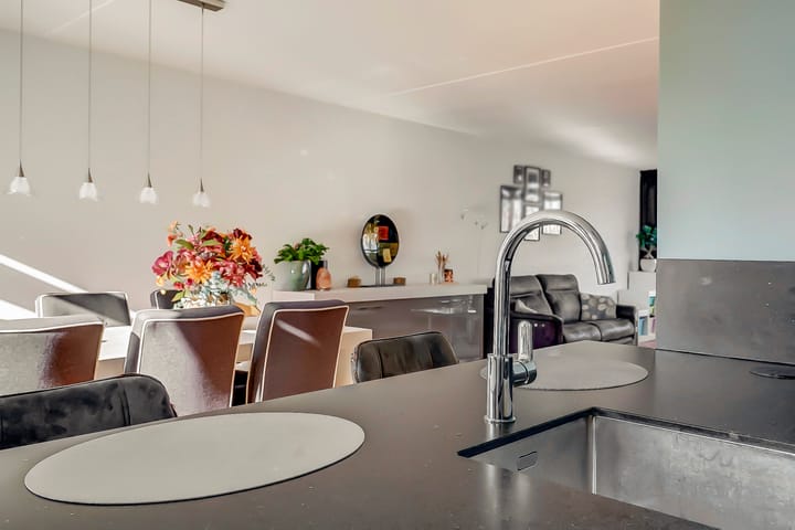 Foto 11 van Ericaplein 86