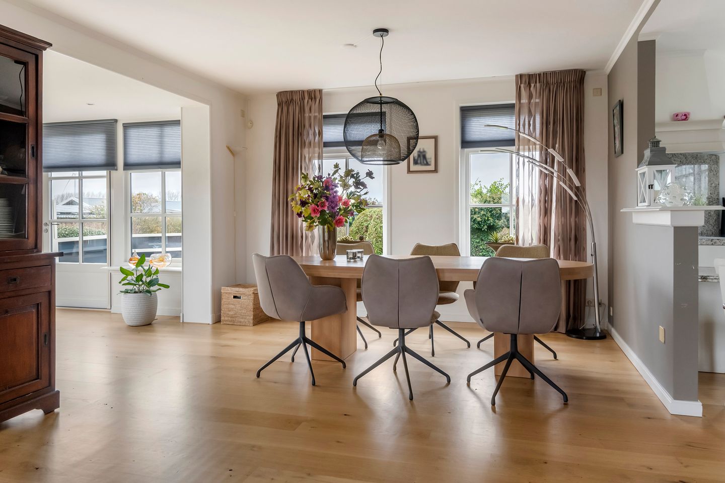 Foto 10 van Tielerweg 33-A