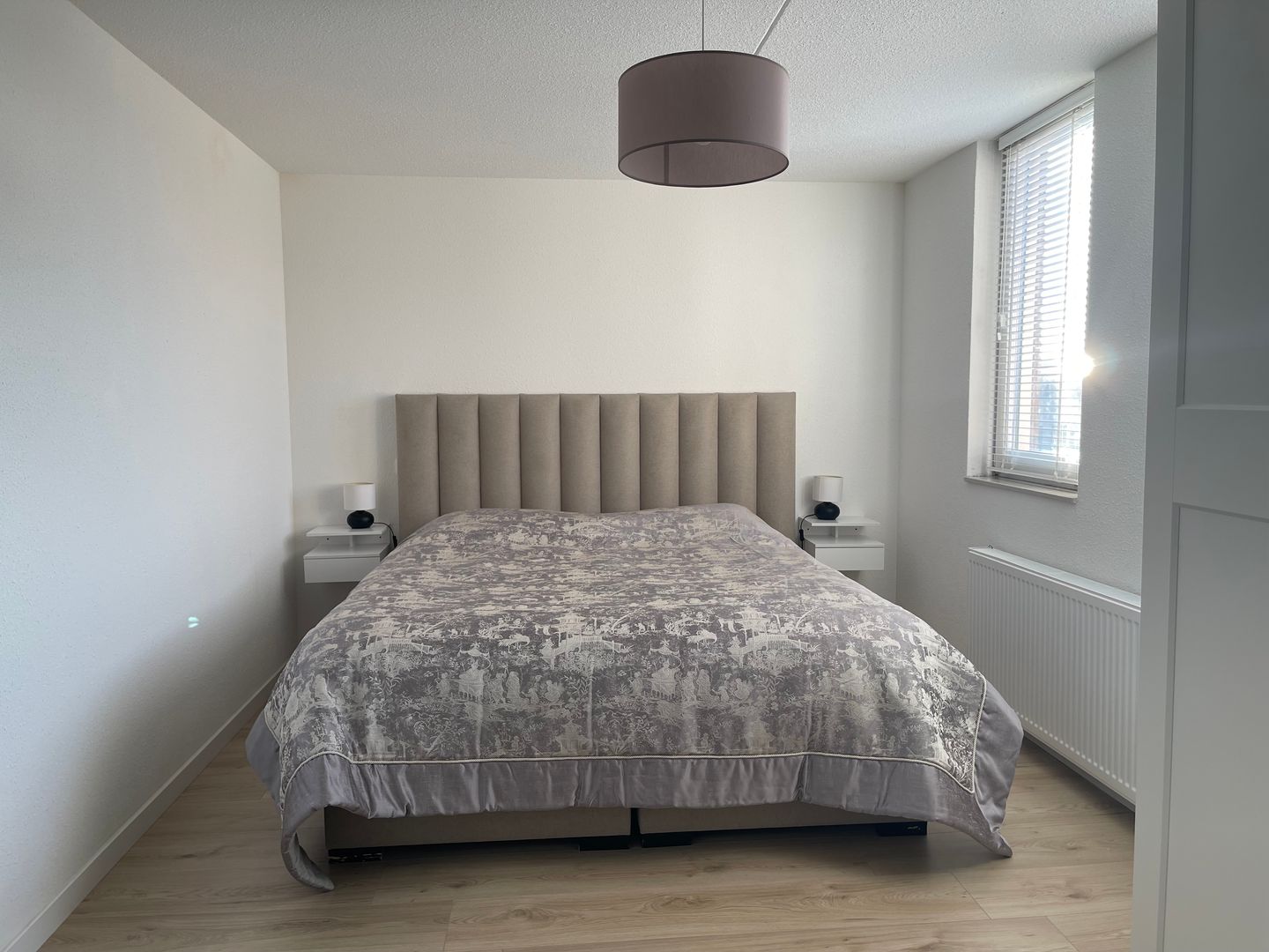 Foto 29 van Burgemeester Honnerlage Gretelaan 19