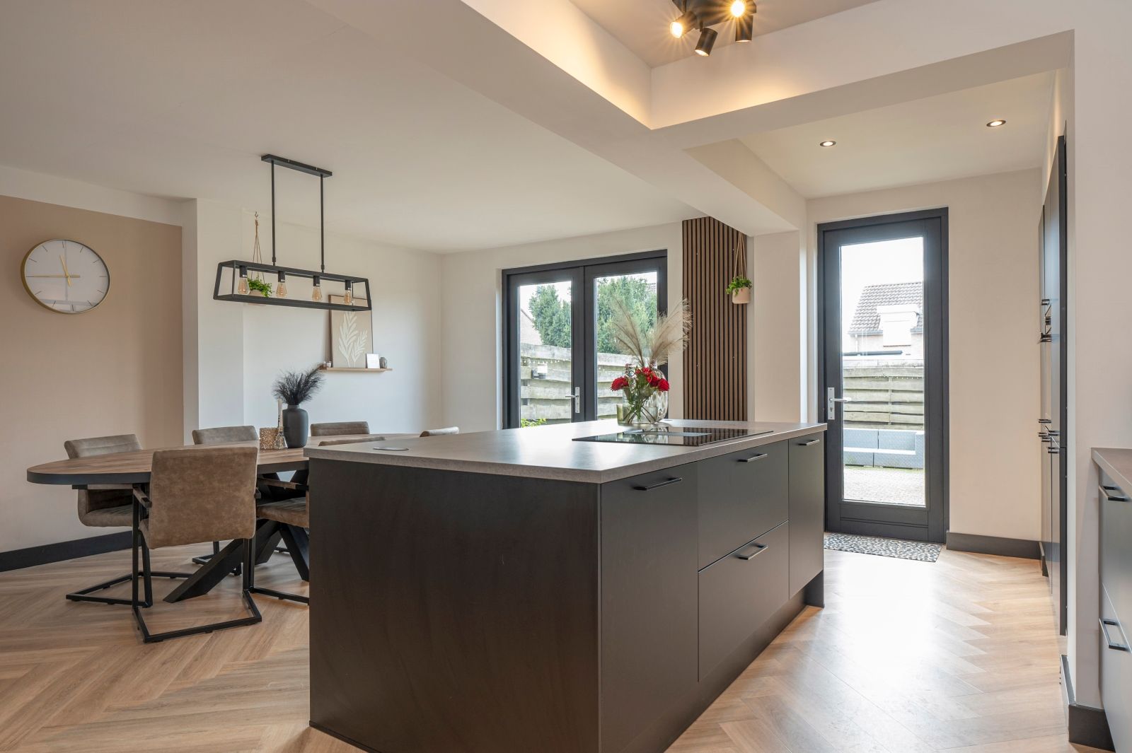 Foto 12 van Gouverneur Houbenstraat 20