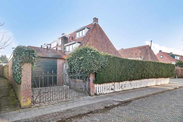 Foto 30 van Van Hoornstraat 1