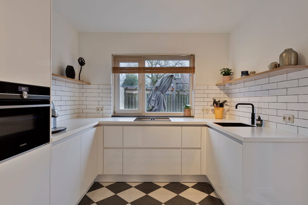 Foto 17 van Teugenaarsstraat 105