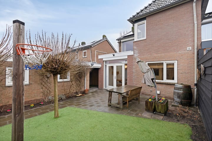 Foto 27 van Teugenaarsstraat 105