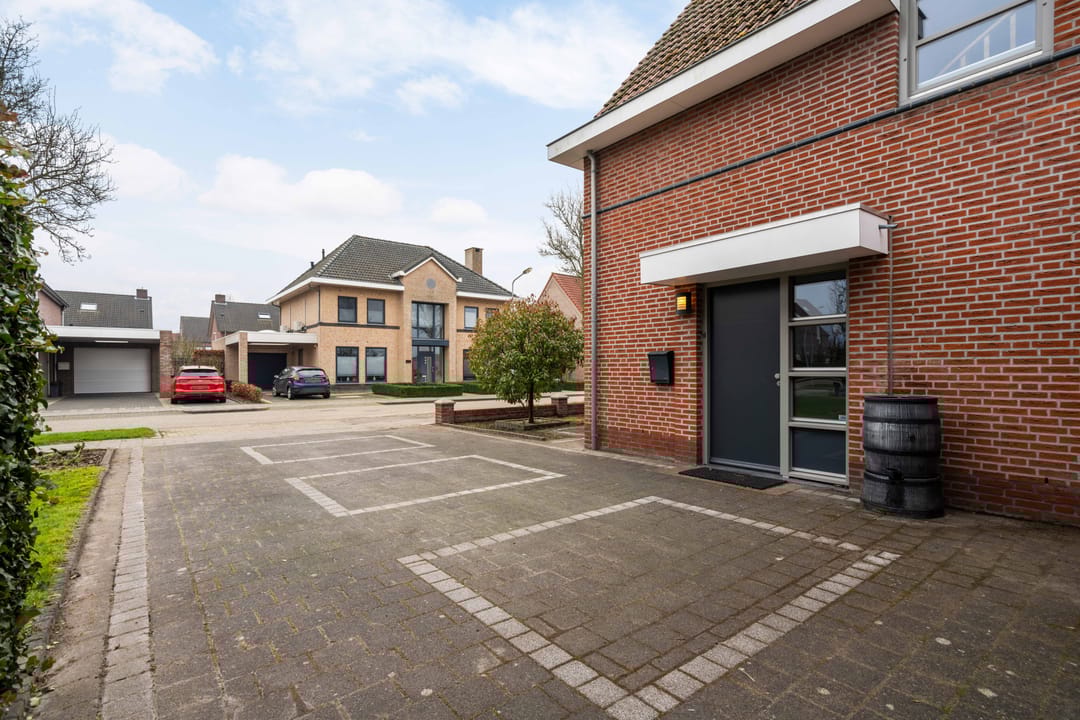 Foto 8 van Pinksterbloemstraat 16