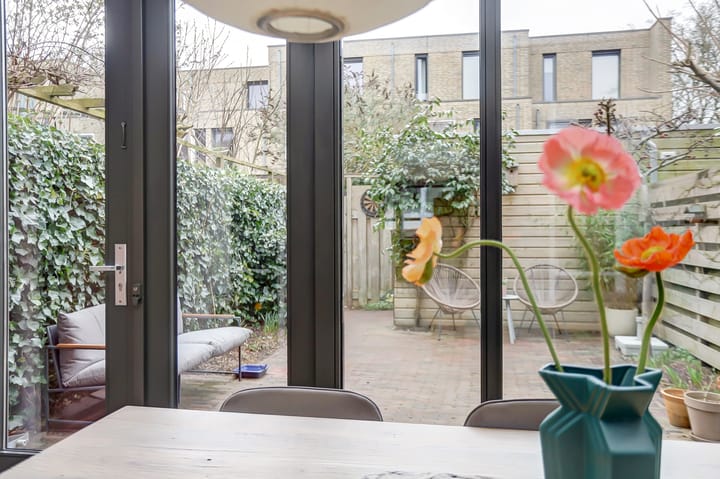 Photo 13 of Faradaystraat 13