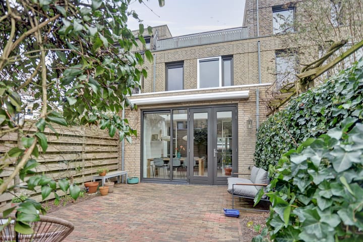 Photo 48 of Faradaystraat 13