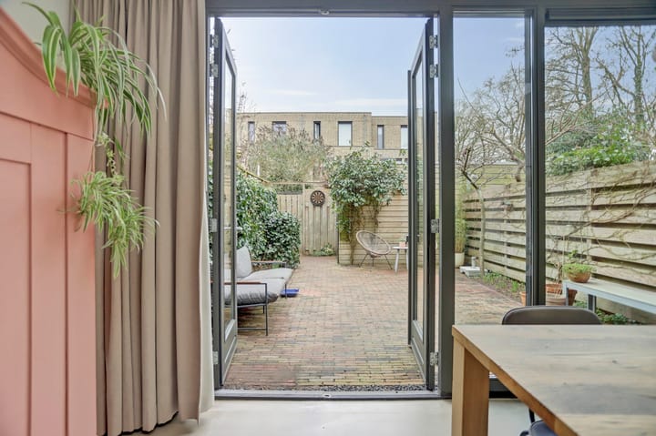 Photo 49 of Faradaystraat 13