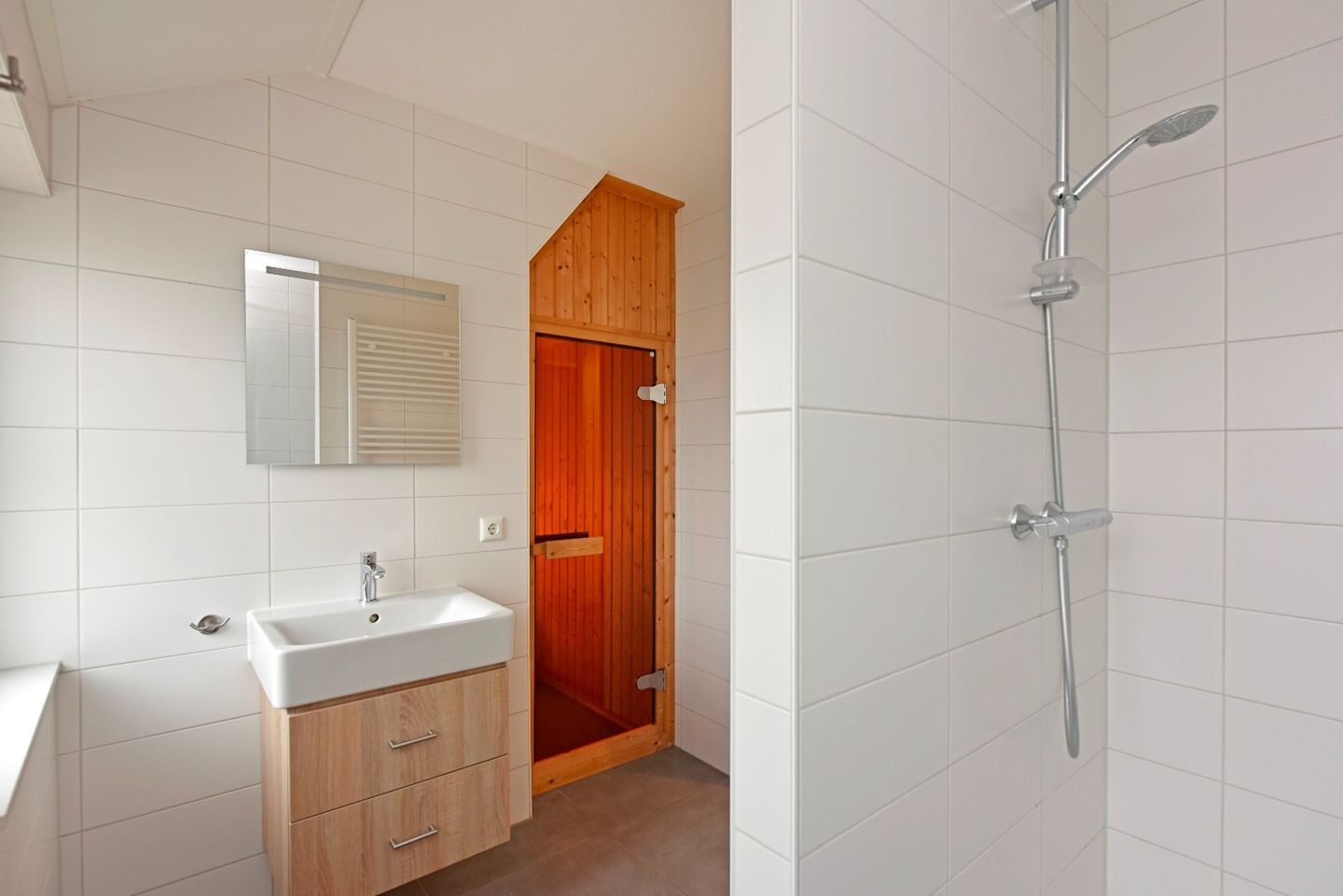 Foto 25 van Zeedijk 24-264