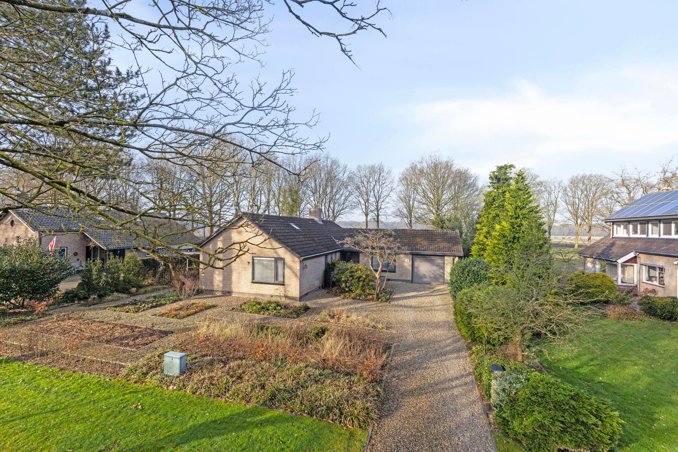 Foto 45 van Esveen 25