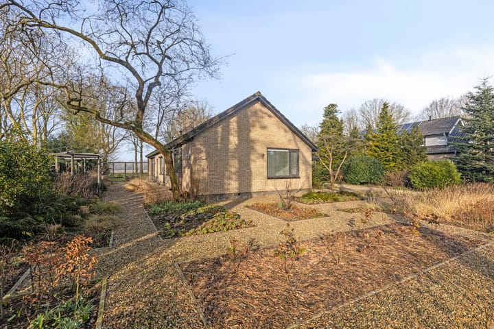 Foto 50 van Esveen 25