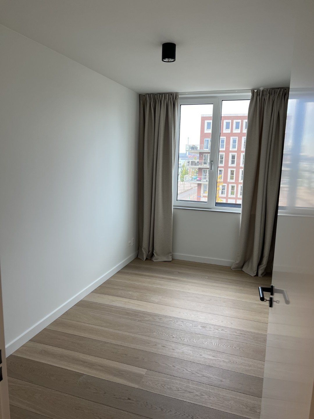 Foto 17 van Maashavenweg 186