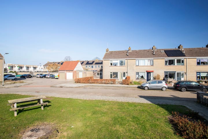 Foto 9 van Van Ommenstraat 19