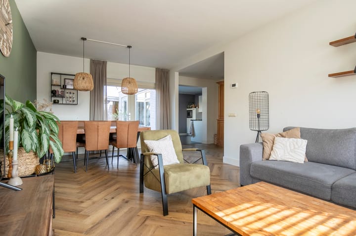 Foto 17 van Van Ommenstraat 19