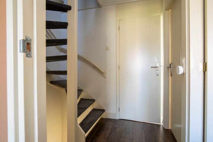 Foto 32 van Van Ommenstraat 19