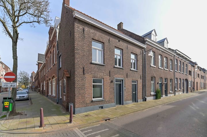 Foto 4 van Schoolstraat 1