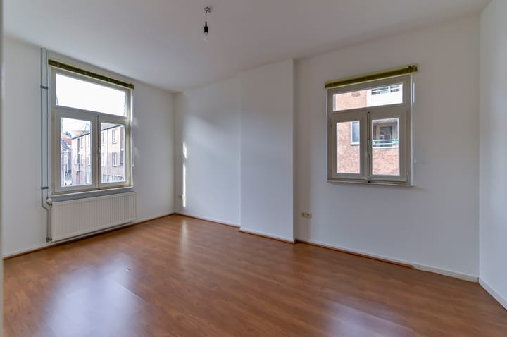 Foto 16 van Schoolstraat 1