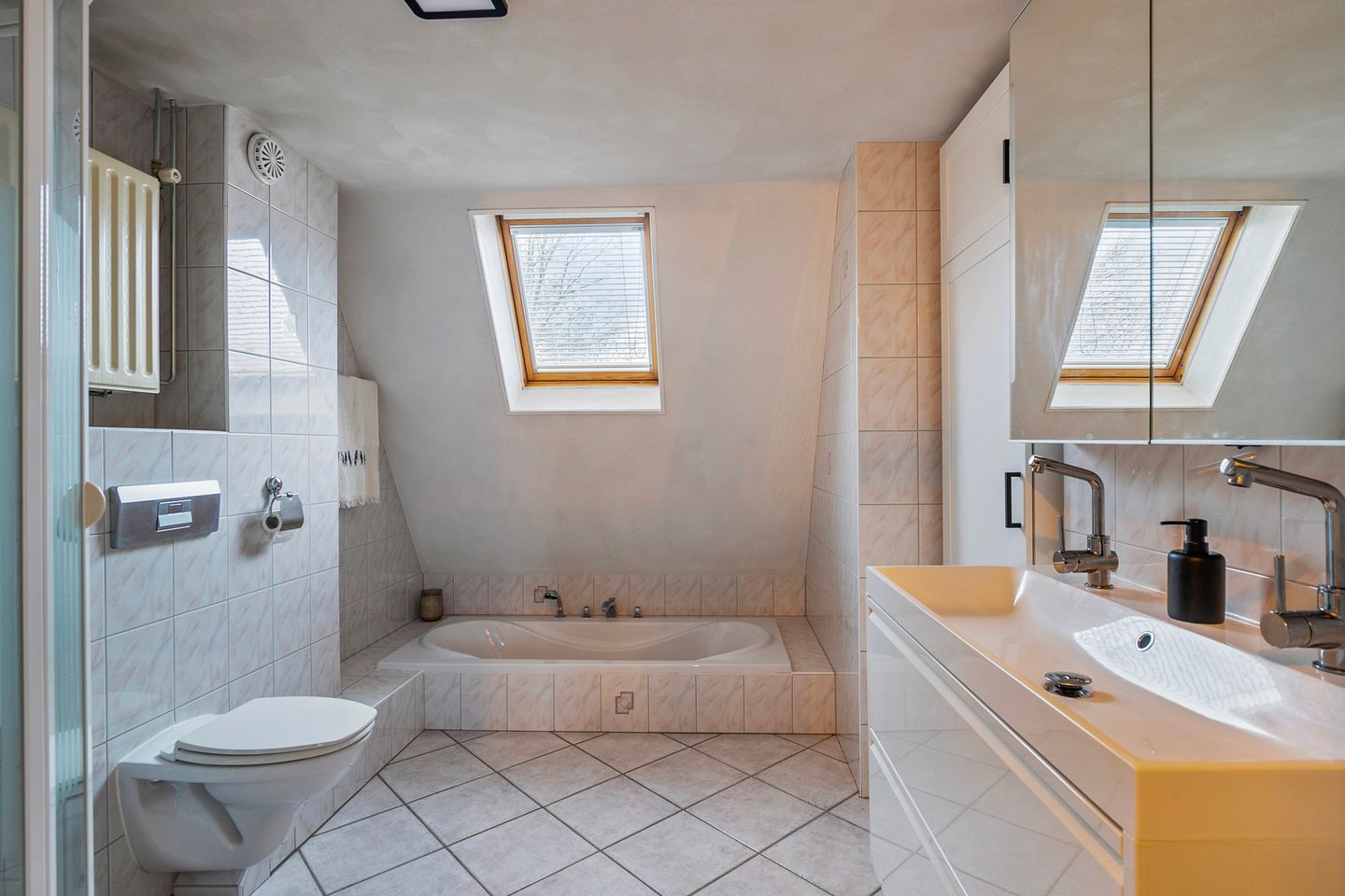 Foto 20 van Briljant 51