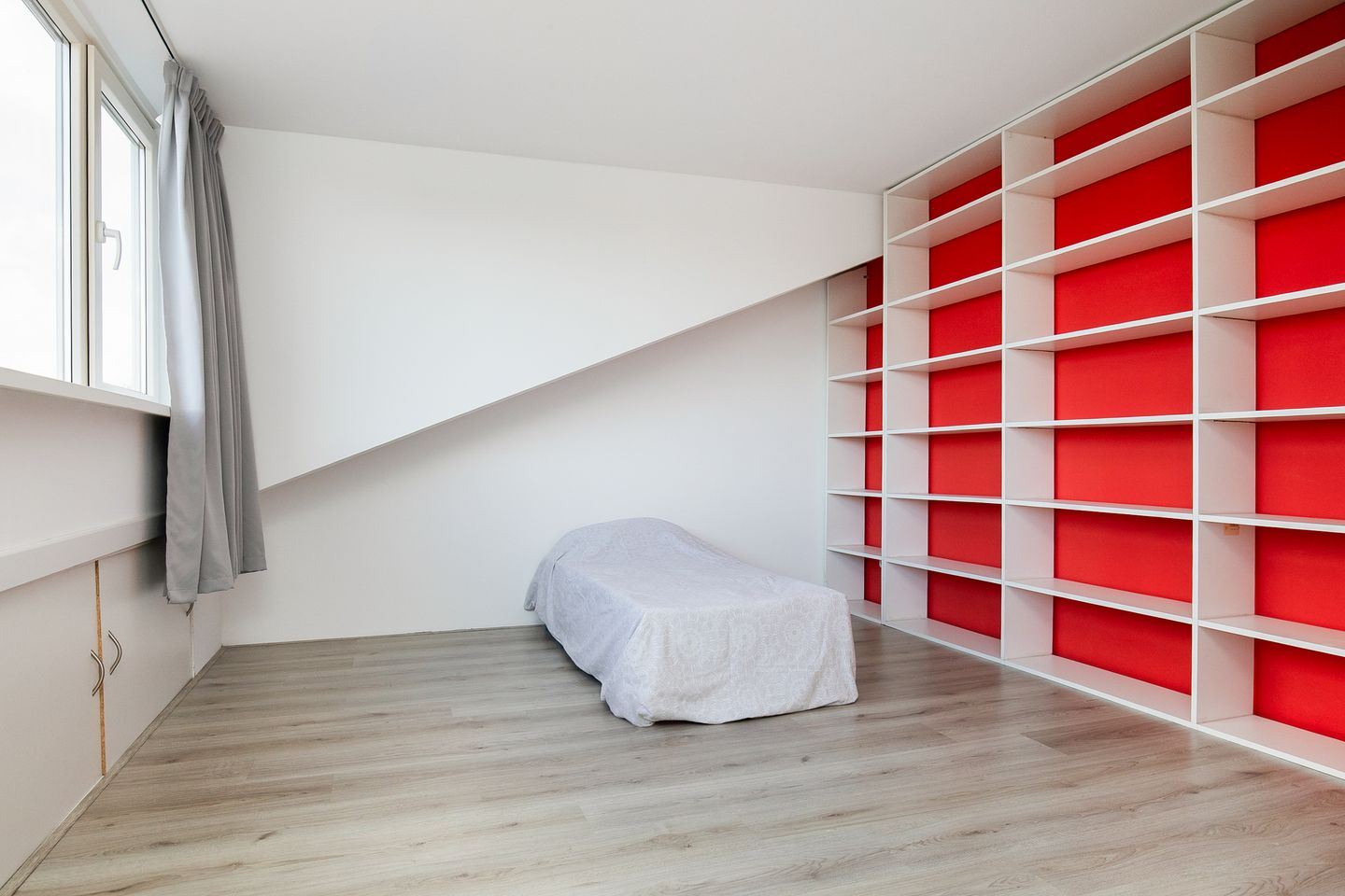 Photo 34 of Sarabande 24