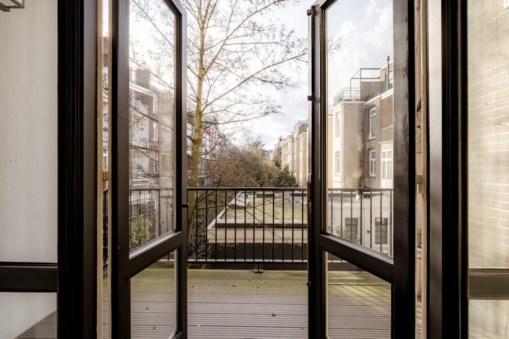 Foto 20 van Van Baerlestraat 126-1