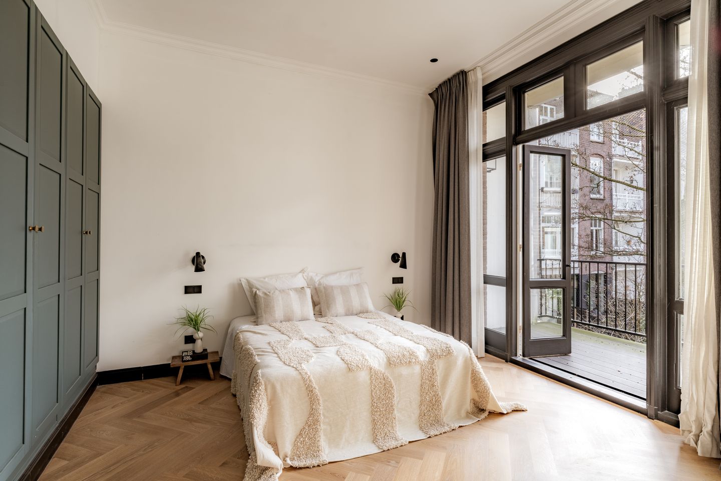 Foto 19 van Van Baerlestraat 126-1