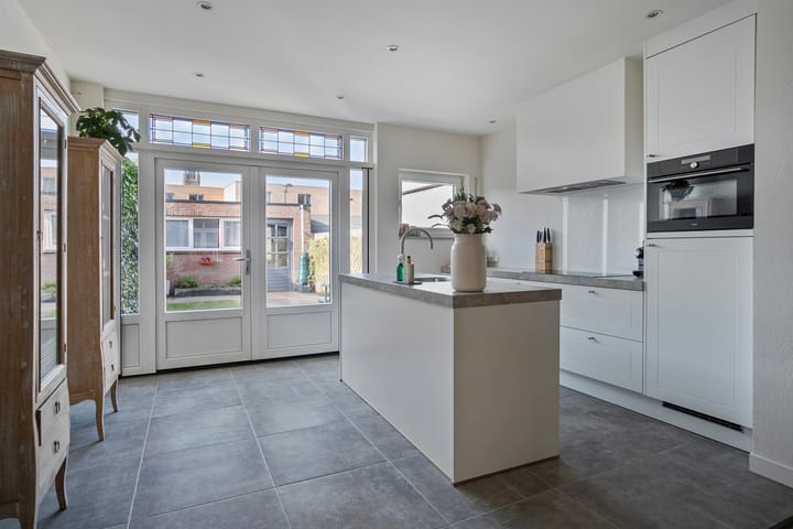 Photo 19 of Esserstraat 53