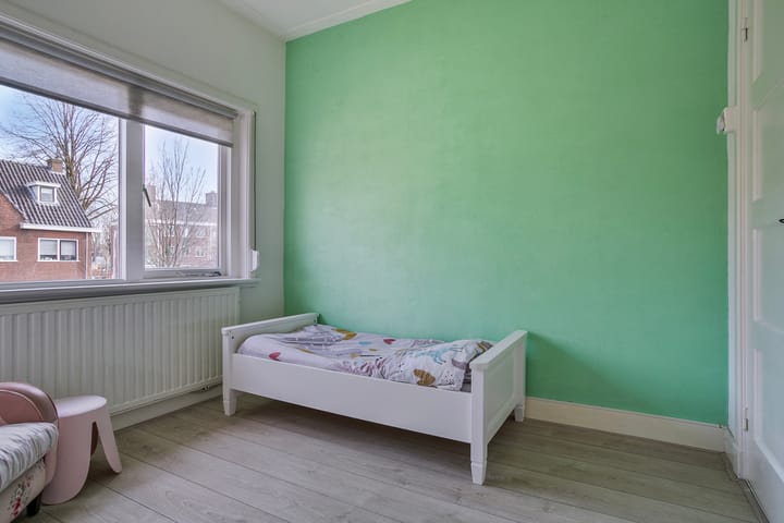 Photo 30 of Esserstraat 53