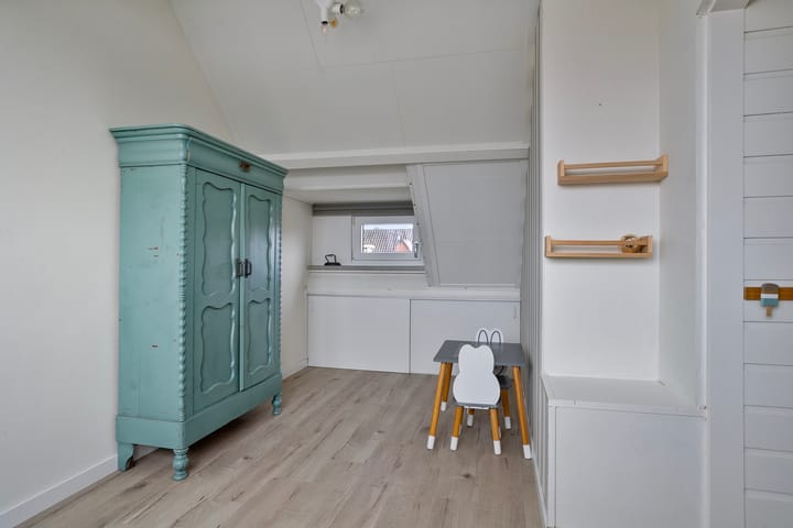 Photo 36 of Esserstraat 53