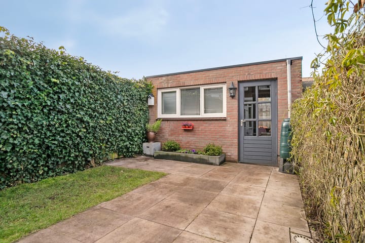 Photo 42 of Esserstraat 53