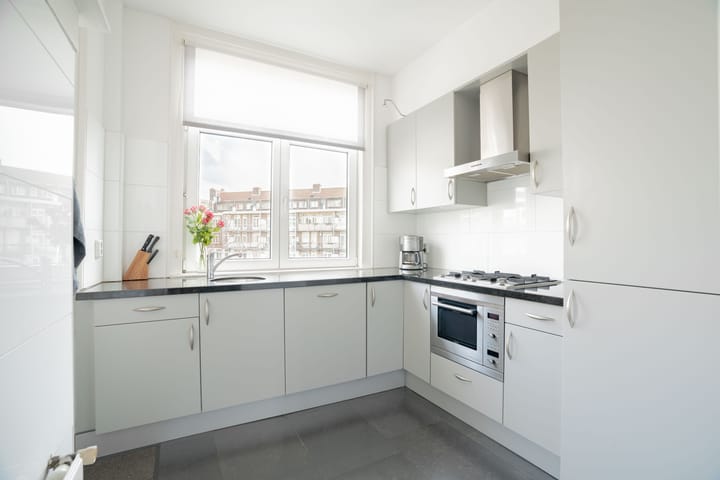 Foto 10 van Surinameplein 14-2