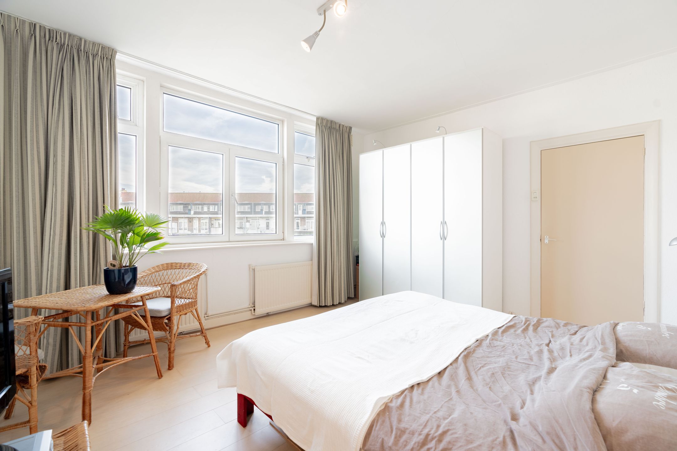 Photo 18 of Surinameplein 14-2