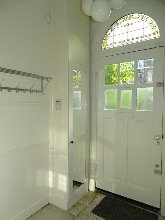 Photo 4 of Van Beverningkstraat 143