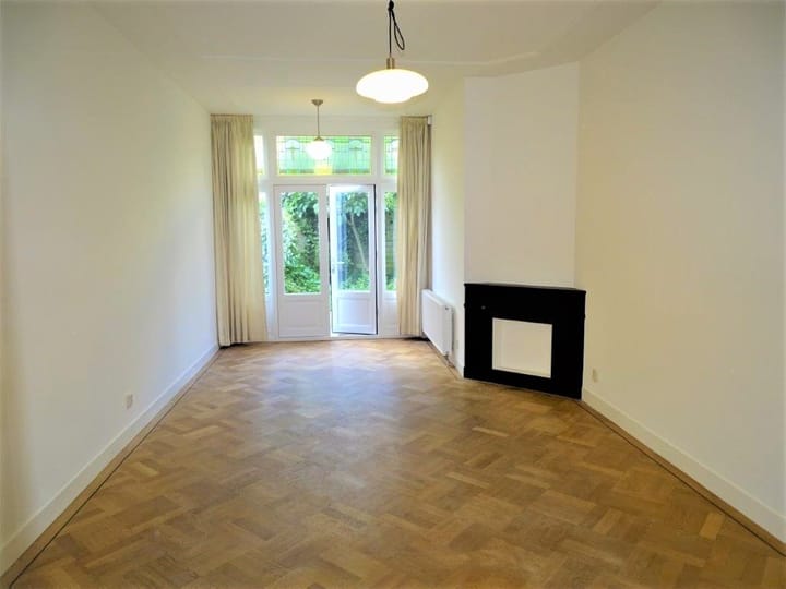 Foto 10 van Van Beverningkstraat 143