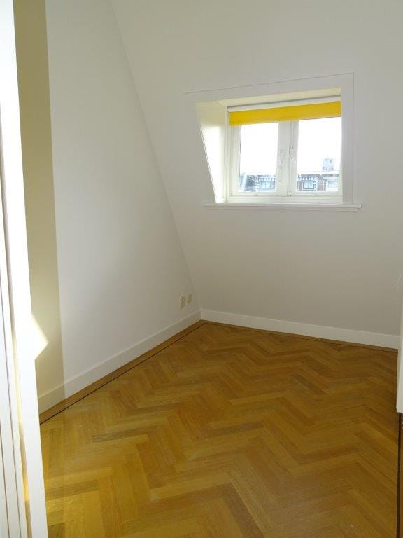 Foto 28 van Van Beverningkstraat 143