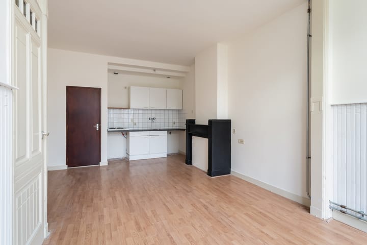 Photo 6 of Mathenesserlaan 351-C