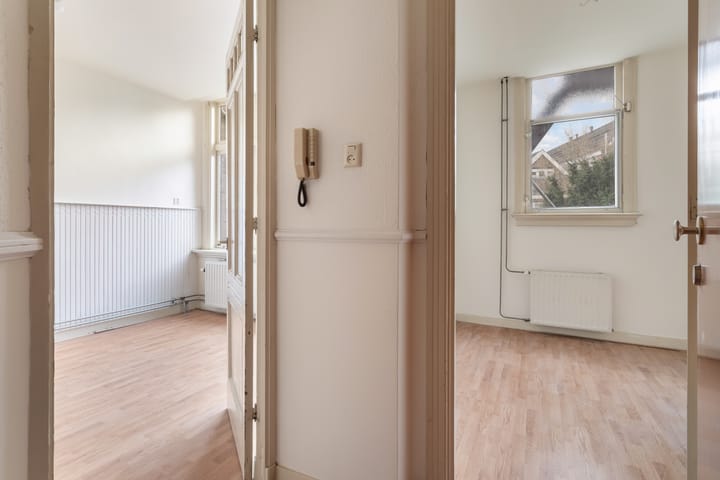 Photo 7 of Mathenesserlaan 351-C